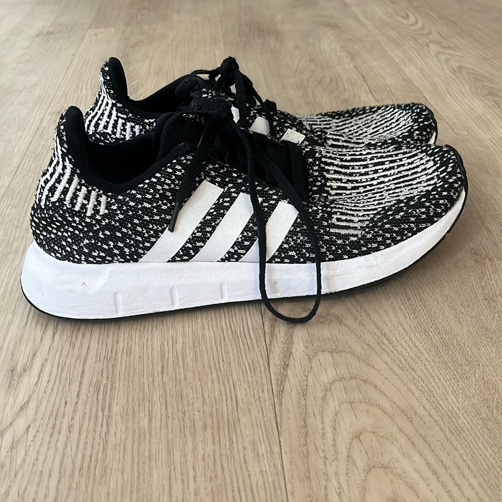 Like New: Boys Adidas Sneakers